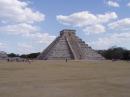 p2220096 * Pyramid of Kukulcan, with lots of tourists around
 * 1984 x 1488 * (625KB)