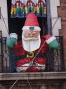 p2120163 * Not sure what happened to this Santa.
 * 1488 x 1984 * (596KB)