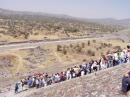 p2130247 * Queing to get on the top
 * 1984 x 1488 * (658KB)